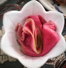 紅芯大根の塩麹漬け
