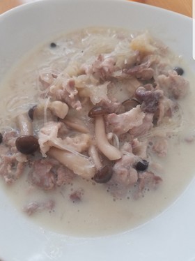 お肌ぷるぷる豚ときのこの豆乳薬膳スープ