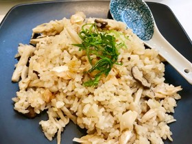 きのこと鮭の生姜炊き込みご飯