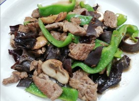 冬の養生レシピ きくらげラムのクミン炒め