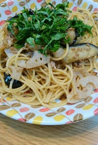 レンコンと挽き肉の和パスタ