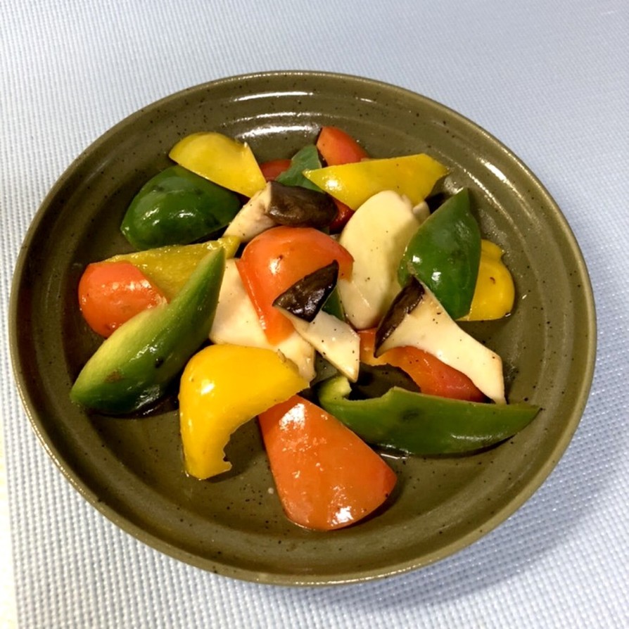 ビタミンカラーの簡単ソテーお弁当の彩りにの画像
