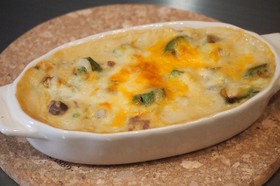 アボカドとキノコの豆乳豆腐味噌グラタン