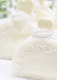 真っ白なホワイトロールケーキ