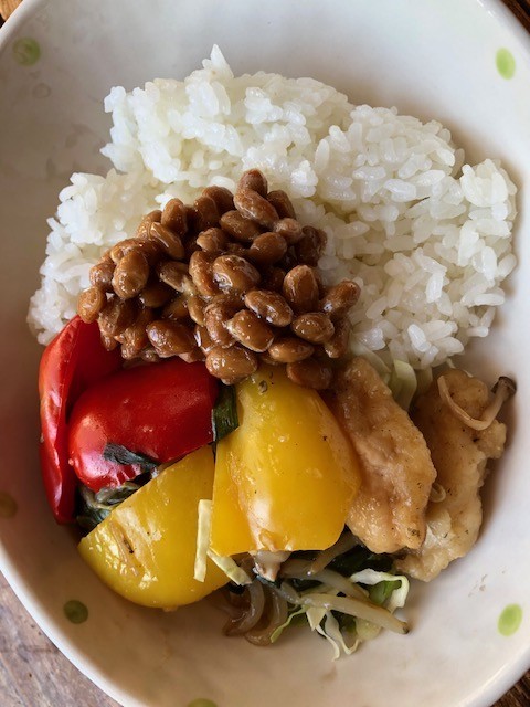 納豆と鶏の酢豚風ご飯の画像