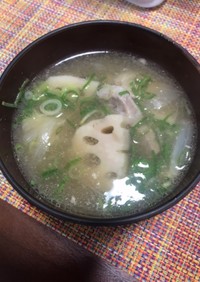 レンコンと豚肉の根菜ジンジャースープ