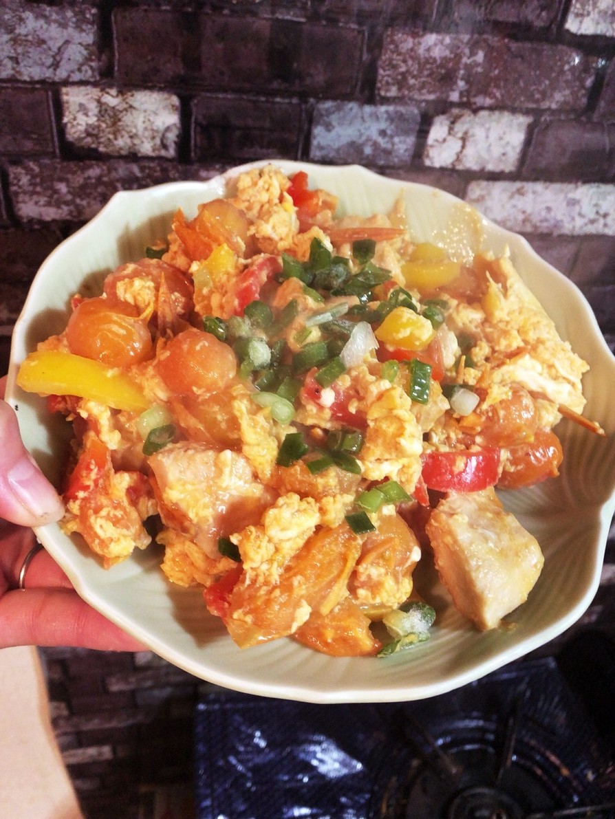 ミニトマト大量消費！卵と鶏肉の中華炒めの画像