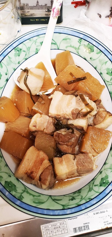 アムウェイの鍋で豚バラと大根の炒め煮の写真