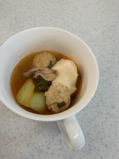 小松菜と肉団子のキムチスープの写真