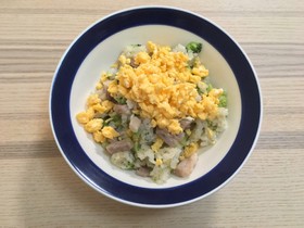 幼児も食べられる!たまごそぼろの塩豚炒飯