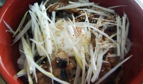 唐揚げとナスの甘酢あんのぶっかけうどん