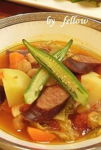 豆と野菜のソーセージスープ