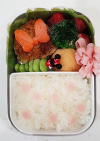 初めての幼稚園ミニーﾁｬﾝ風お弁当☆