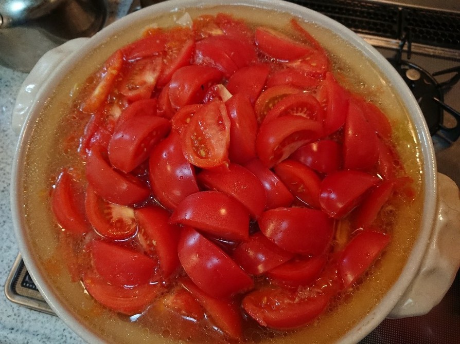 ヘルシーな鶏トマト鍋の画像