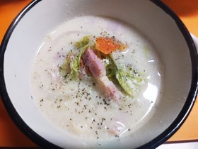低糖質カリフラワーアーモンドミルクスープ