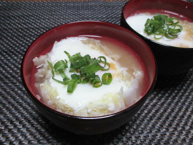 おひとりさまの白菜で巣ごもり玉子風味噌汁の画像