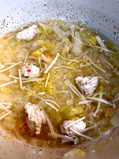 白菜とつみれの春雨スープの写真