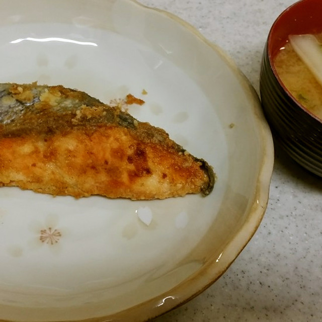 鮭のムニエル 大根の味噌汁 レシピ 作り方 By Akicara クックパッド 簡単おいしいみんなのレシピが361万品