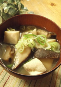 干し椎茸と高野豆腐のお味噌汁