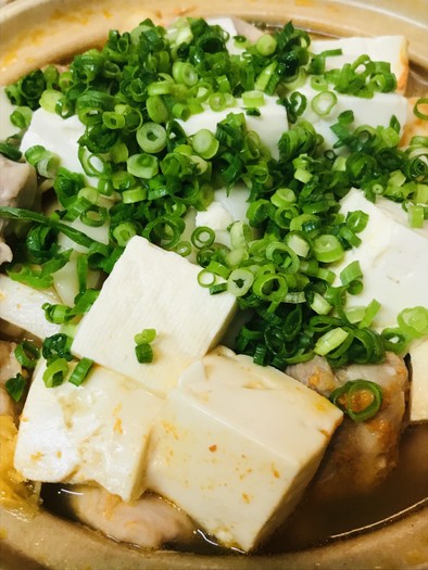 鍋の素活用●鶏肉＆豆腐のキムチうどん寄鍋の写真