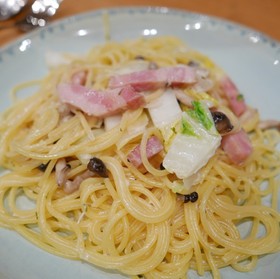 季節の野菜でクリームパスタ