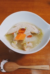 体温まるサムゲタン風スープ