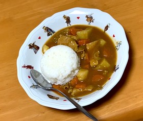 今日はカレーライス!