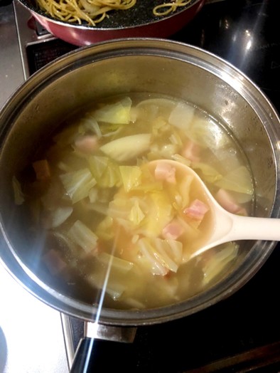 鶏ハムの残り汁でコンソメスープ☆の写真