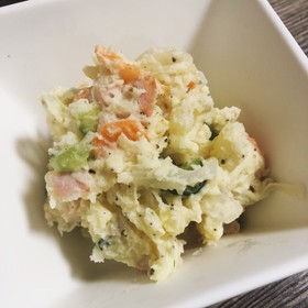 ベーコンポテトサラダ