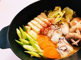 簡単美味しい!牡蠣の味噌ミルク鍋スープ