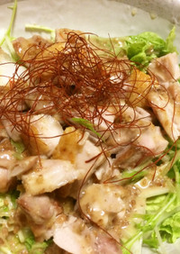 鶏モモ肉のパリパリサラダ