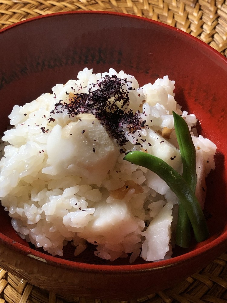 里芋と梅の炊き込みご飯の画像