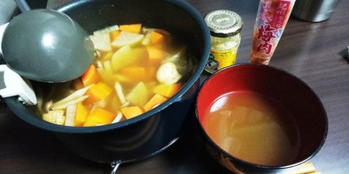 冬はほっこり。風邪予防にもなる腸活スープの写真