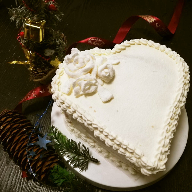 丸ケーキ型で作る♡純白ハートケーキ