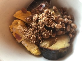 納豆と焼き芋、卵焼きのあえ物