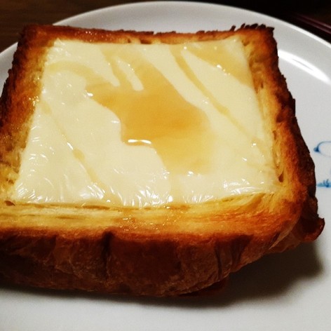パンでチーズトーストinメープルシロップ