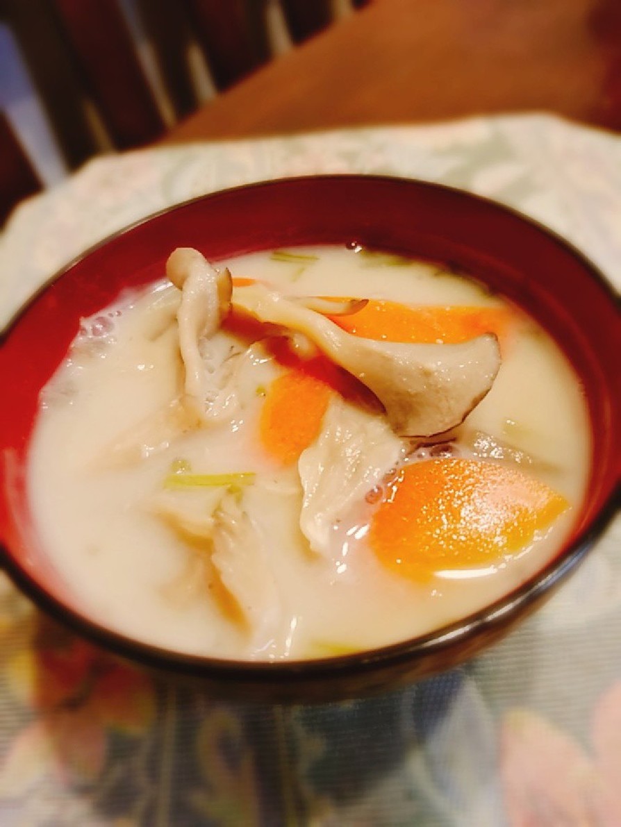 食べる味噌汁・7～豆乳　舞茸　かぶ　人参の画像