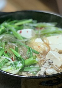 ラーメンスープの素で作る【簡単】中華風鍋