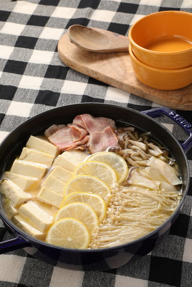 えのきとベーコンのレモン鍋の写真