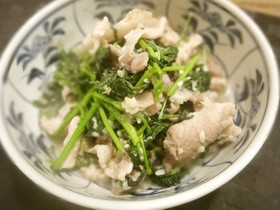 豚肉とモロヘイヤの塩麹炒め
