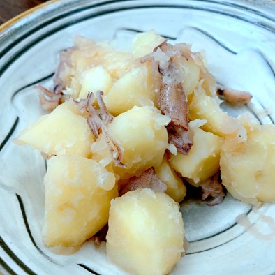 イカ煮干と男爵芋の簡単で絶品な炊きものの写真