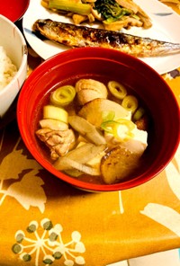 具ゴロゴロ簡単鶏肉と大根と豆腐のごぼう汁
