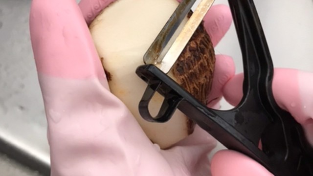 絶対楽 簡単で滑らない里芋の皮むき レシピ 作り方 By キョンタン クックパッド 簡単おいしいみんなのレシピが355万品