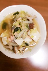［糖尿病レシピ］鮭と野菜の血糖値安心鍋