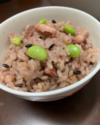 タコ飯（雑穀米入り）の写真