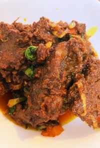 牛肉のカレー(ネパール料理)