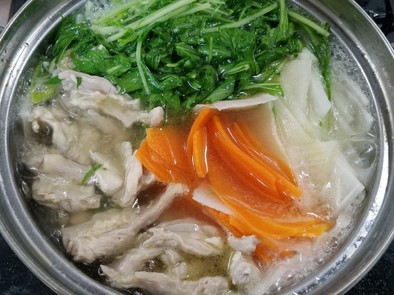 水菜とせせりの野菜鍋の写真