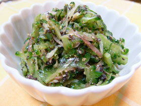 ゴーヤ・しそ・みょうがのゴマ梅醤油和え