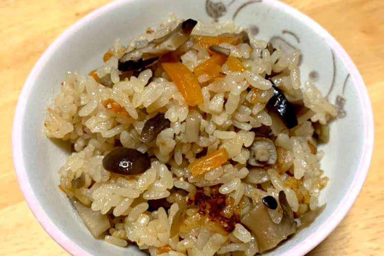 鶏ガラスープで炊き込みご飯 レシピ 作り方 By かぶちゃんぶひひ クックパッド 簡単おいしいみんなのレシピが354万品