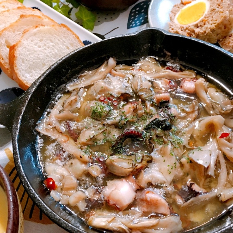 米油で牡蠣とタコの和風アヒージョの画像